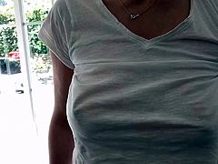 Big tits braless amateur lifting shirt