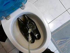 Piss in wifes pointy kitten heels