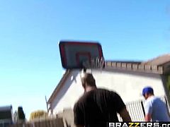 Brazzers - Mommy Got Boobs - Playing Pick-up Ball With Rayle
