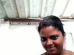 boobby shela aunty showing boobs