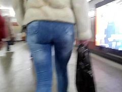 Nice round ass in tight jeans in winter (another day)