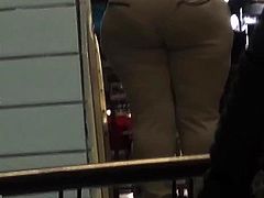 Phat Laundromat Booty (Candid)