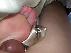 Husband lick cum off his wifes feet