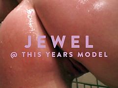 Jewel's Life: Shower and A Show
