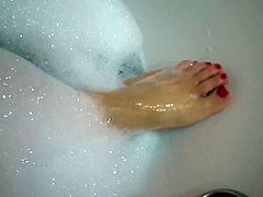 I take a bath with foam