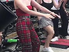 Sophie Turner dancing