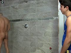 Shower fun - Mario Costa, Mike Chambers