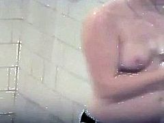 http://img4.xxxcdn.net/0s/lx/ru_lesbian_bathroom.jpg