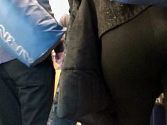PAWG round ass cakes at the airport