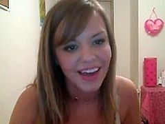 Teen toying on cam