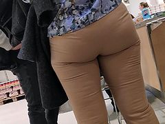 Big butts milfs in tight pants 2