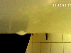 Spycam aux toilettes 29