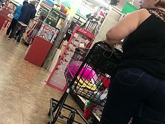 Fat booty mature Latina in store