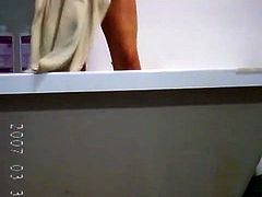 Brunette milf shower spreading legs for spycam