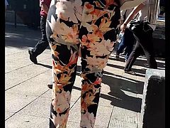 01 Milf culona con pantalon apretado