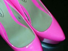 Cumming on pink platform heels