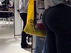 Teen in right leggins shopping