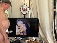 Sexy Slut Diana opens a video!