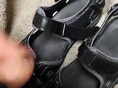 Cumshot on sandals