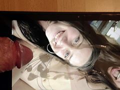 Sisters share a load (cumtribute)