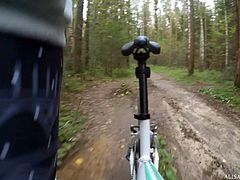 Blowjob for my BF in Bike Park!