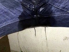 Wetting my jeans Pt.1