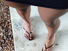 Eboni Crossdresser's Pretty Feet