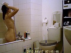 http://img0.xxxcdn.net/0p/5r/kd_bathroom_spy.jpg