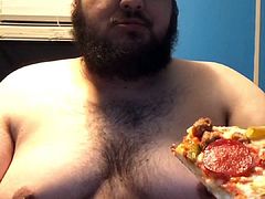 Join Bigbearcutie for lunch