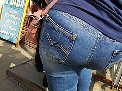 Big ass milfs in tight jeans