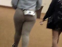 JIGGLY TEEN ASS (BUSTED)