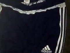 Sborro sulla tuta dell'adidas 4