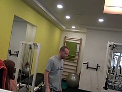 HUNT4K. Naughty guy picks up young hottie and fucks her right in gym
