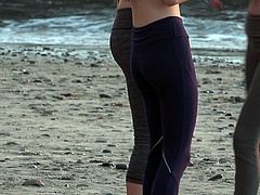 Hot teens in skinny leggings on the beach (candid notOC)