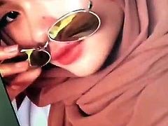 Hijabster cum tribute got a big load on her cute face