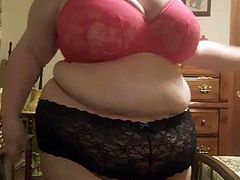 Beautiful BBW Shows Her Body