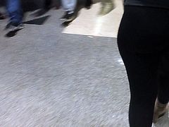 Another thick ass in leggings at the hockey game