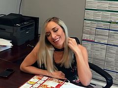 Amateur Blondie Vanessa Tries Anal Sex