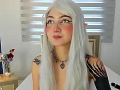 Blonde teen Sierras first erotic masturbation video