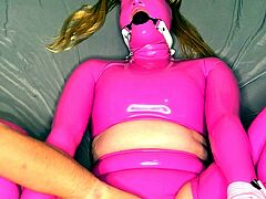 Angela amateur fetish blowjob in latex