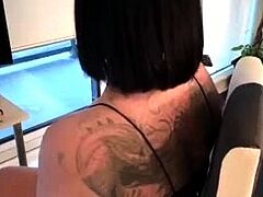 PUSSY BABE BRUNETTE masturbating