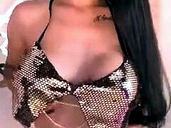 Cute amateur webcam teen girl toying pussy on webcam