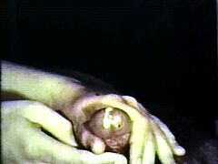 Horny amateur bitch handles double penetration