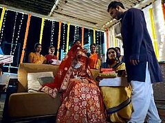 Suhagrat Ko Biwi Ko Daba Daba Kar Chooda