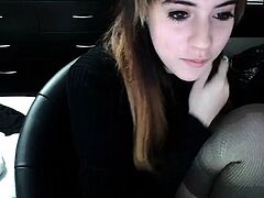 Hot amateur webcam teen masturbates for their fans
