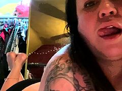Love Chat Big Boobs Brunette Masturbating For Cam